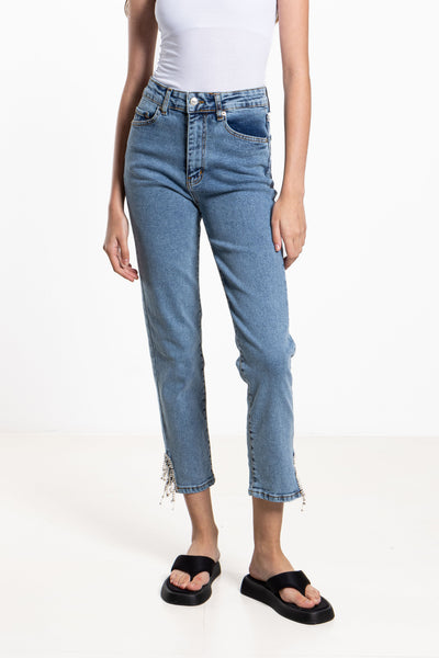 DETAIL STUDDED JEANS WITH RHINESTONES