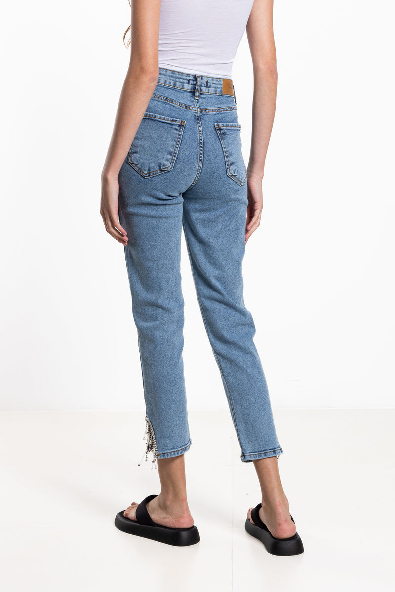 DETAIL STUDDED JEANS WITH RHINESTONES