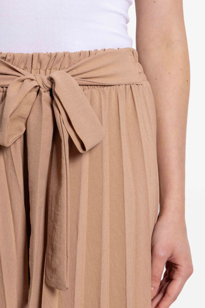 PLEATED WIDE-LEG TROUSERS