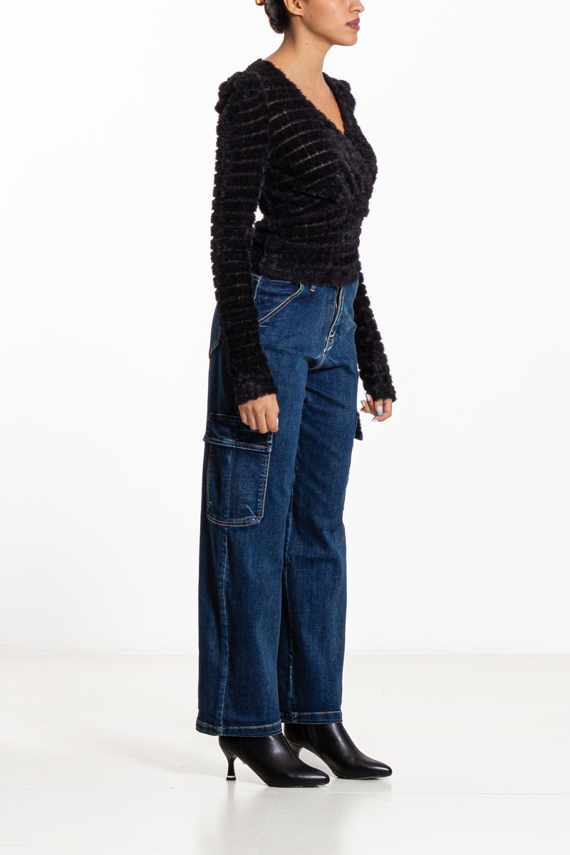TEXTURED V-NECK TOP