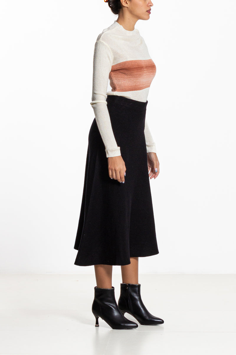 LIGHTWEIGHT KNIT TOP