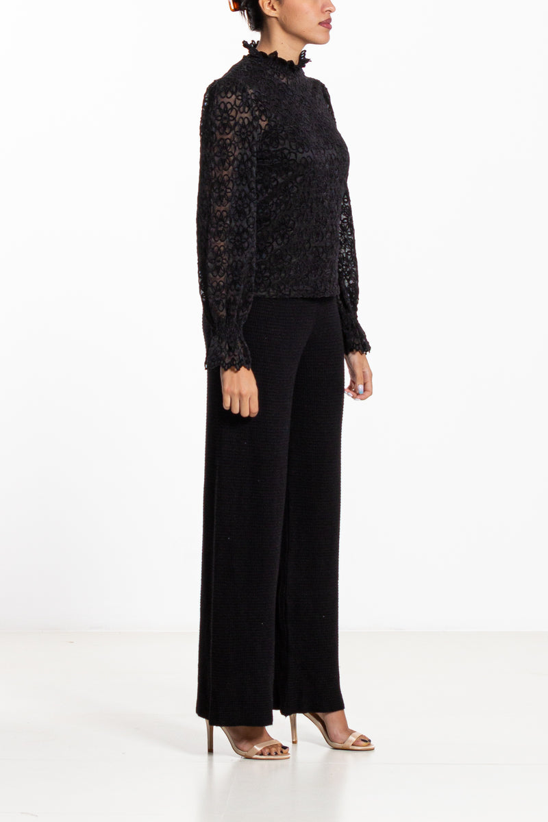DETAILED LACE BLOUSE