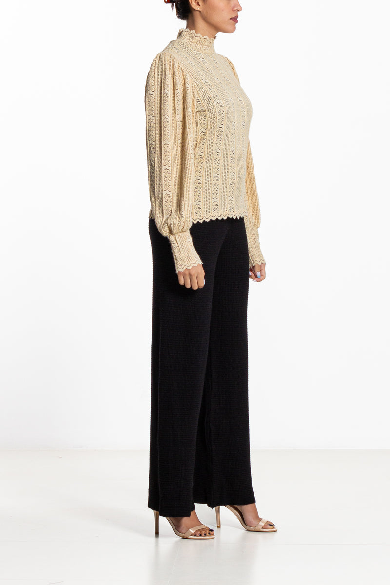 DETAILED LACE TOP
