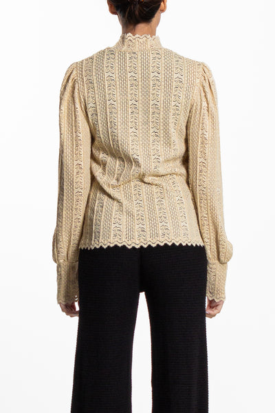 DETAILED LACE TOP