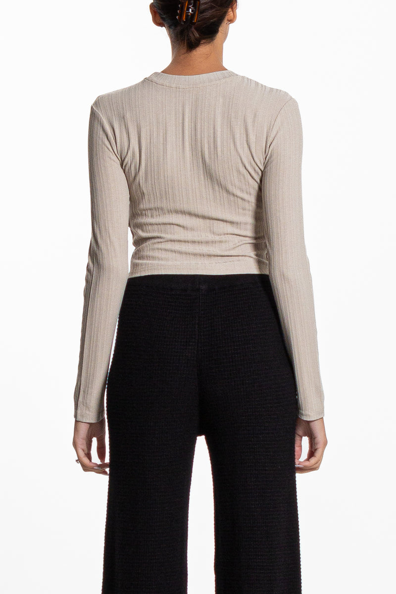 LIGHTWEIGHT TEXTURED TOP