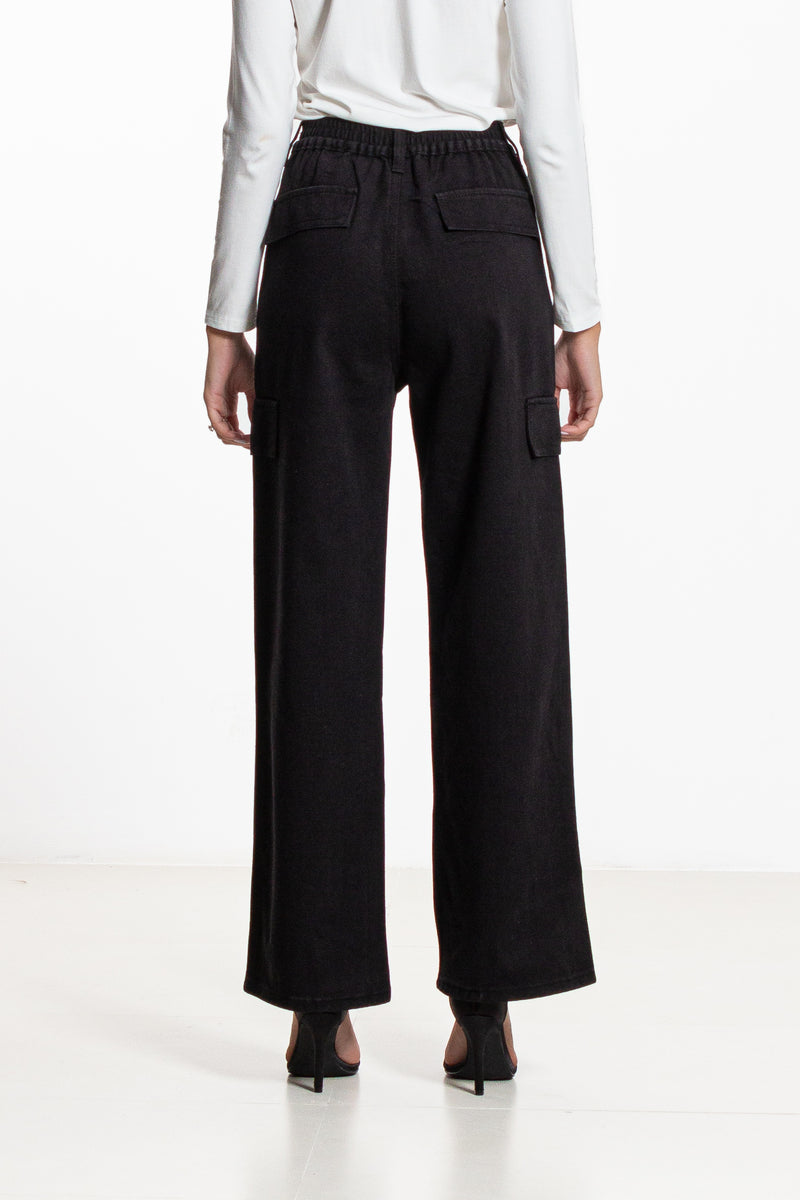 WIDE-LEG CARGO JEANS