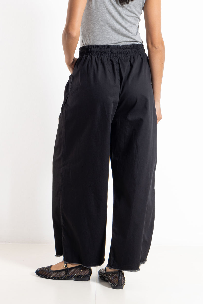 WIDE-LEG TROUSERS