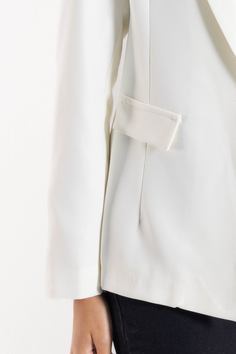 DETAILED KNITTED BLAZER