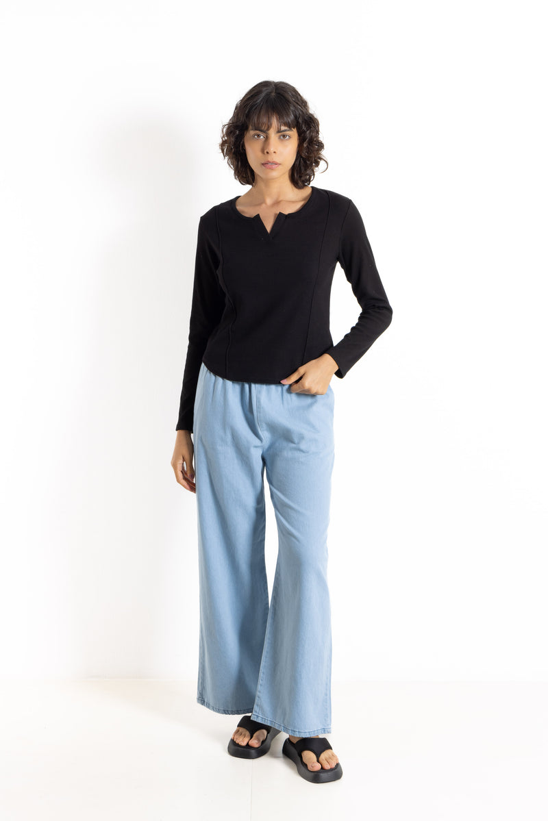 DETAILED RIBBED TOP