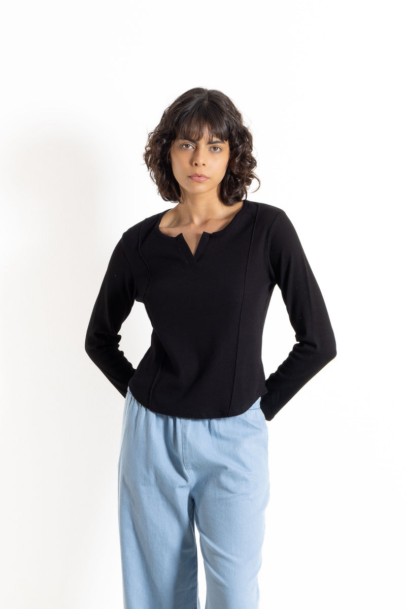 DETAILED RIBBED TOP