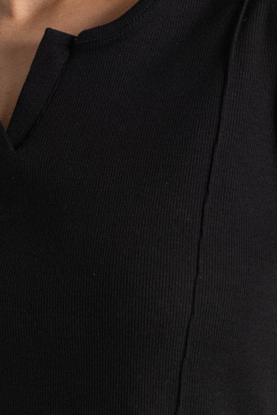 DETAILED RIBBED TOP