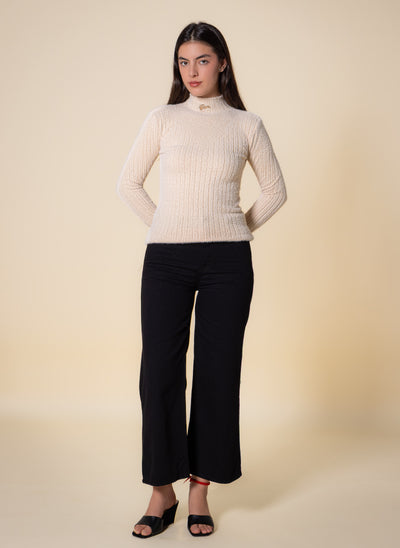 DETAILED SOFT KNITTED TOP