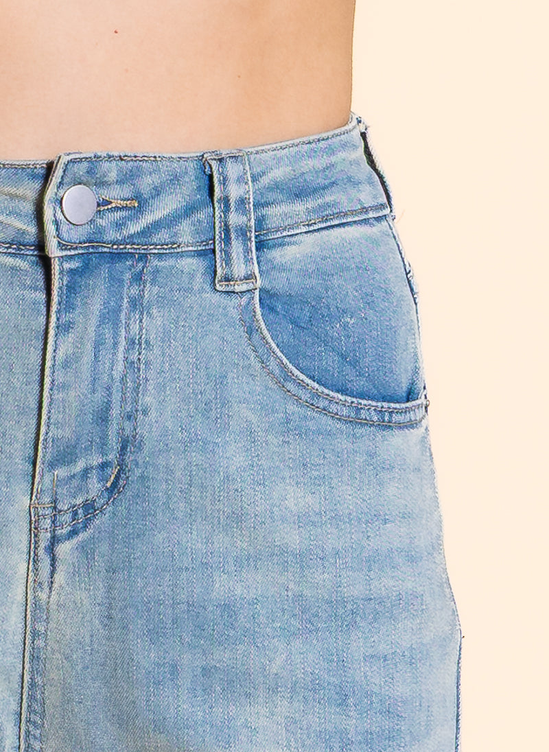 CROPPED HIGH-WAIST JEANS