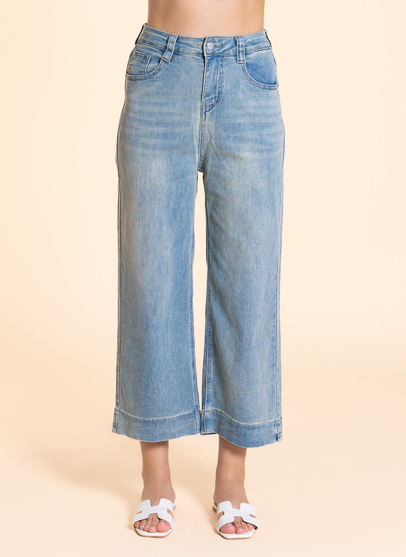 CROPPED HIGH-WAIST JEANS
