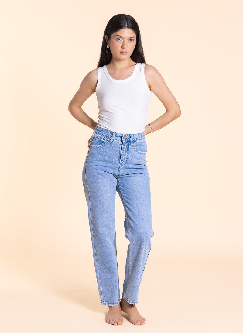 HIGH-WAIST STRAIGHT FIT JEANS