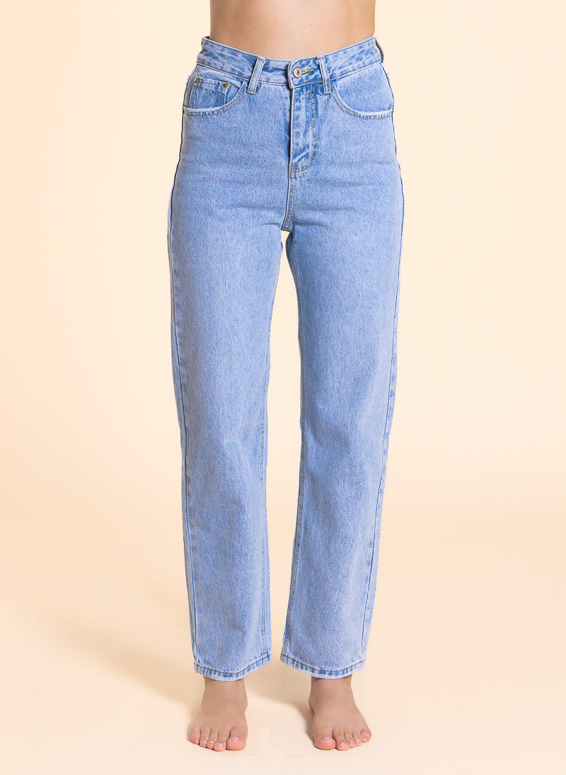 HIGH-WAIST STRAIGHT FIT JEANS