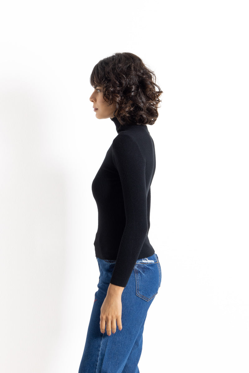RIBBED KNIT TURTLE NECK TOP