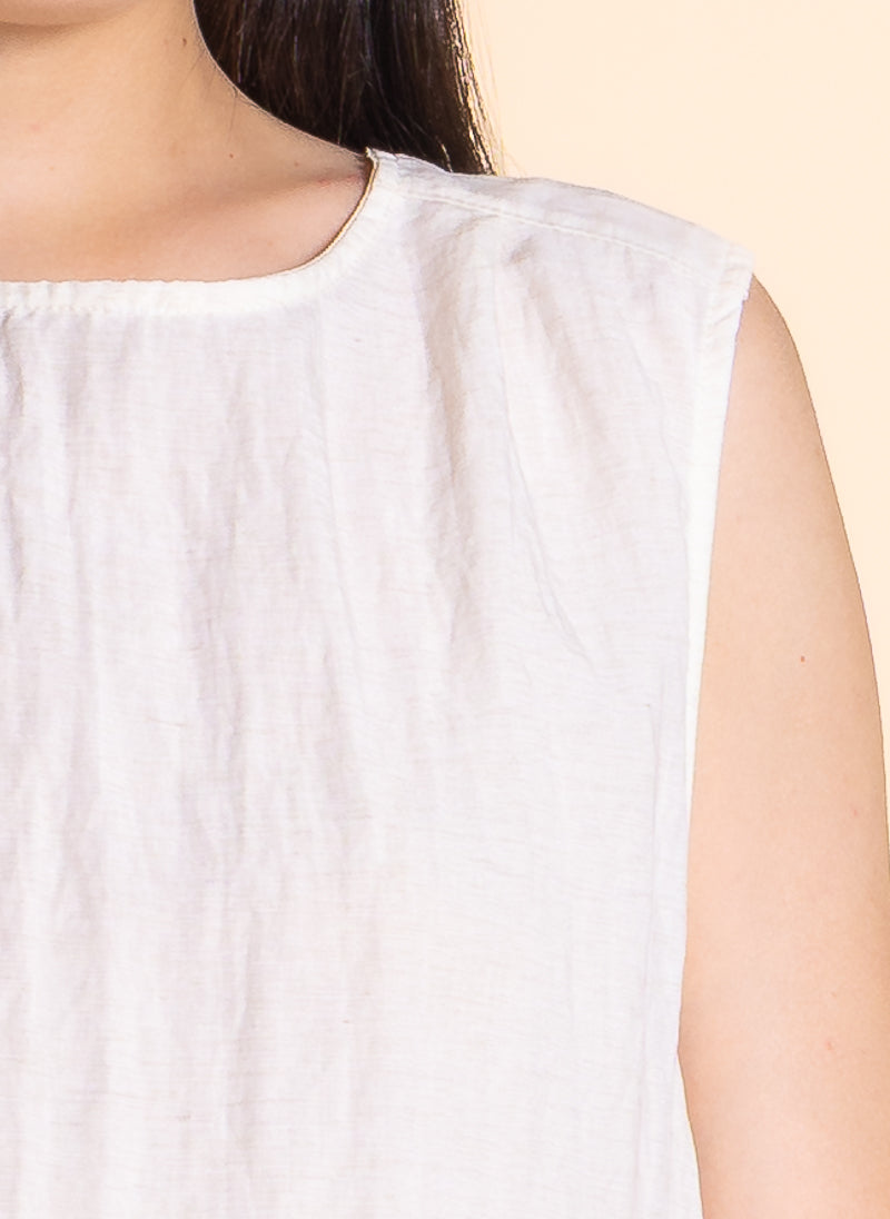 COMFORT LIGHTWEIGHT DETAILED TOP