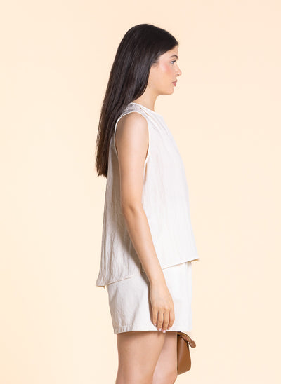 COMFORT LIGHTWEIGHT DETAILED TOP