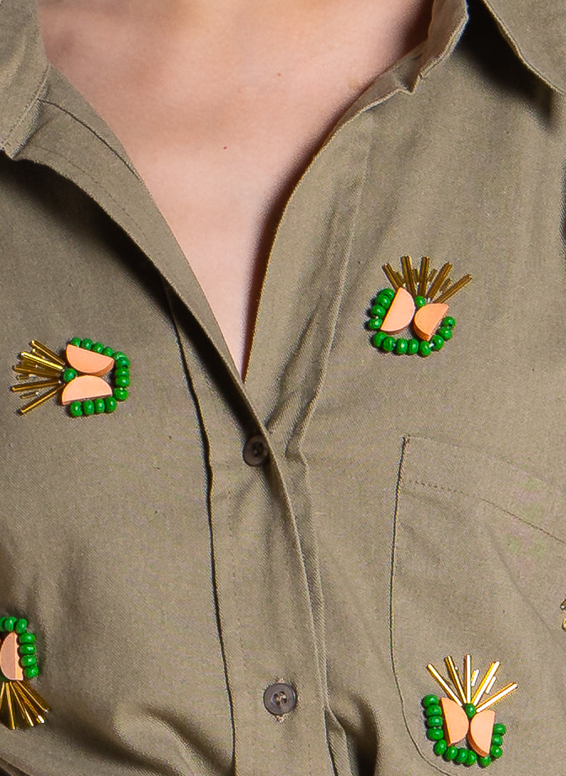DETAILED EMBROIDERED COMFORT SHIRT